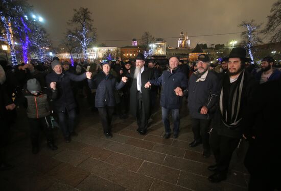 Церемония зажжения ханукальной свечи в Москве