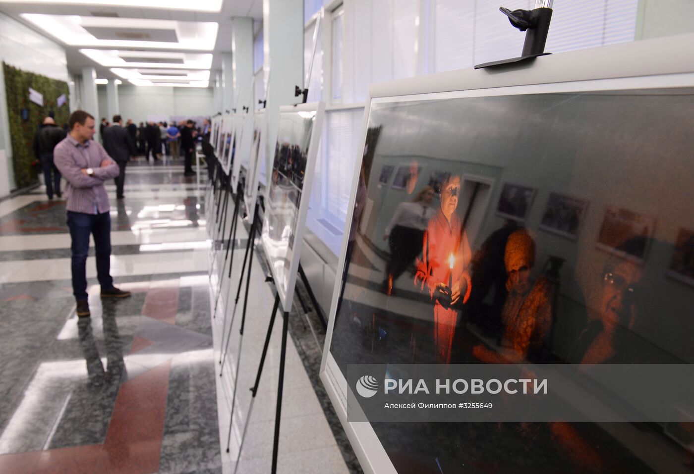 Открытие фотовыставки "Долг журналиста" в Госдуме РФ