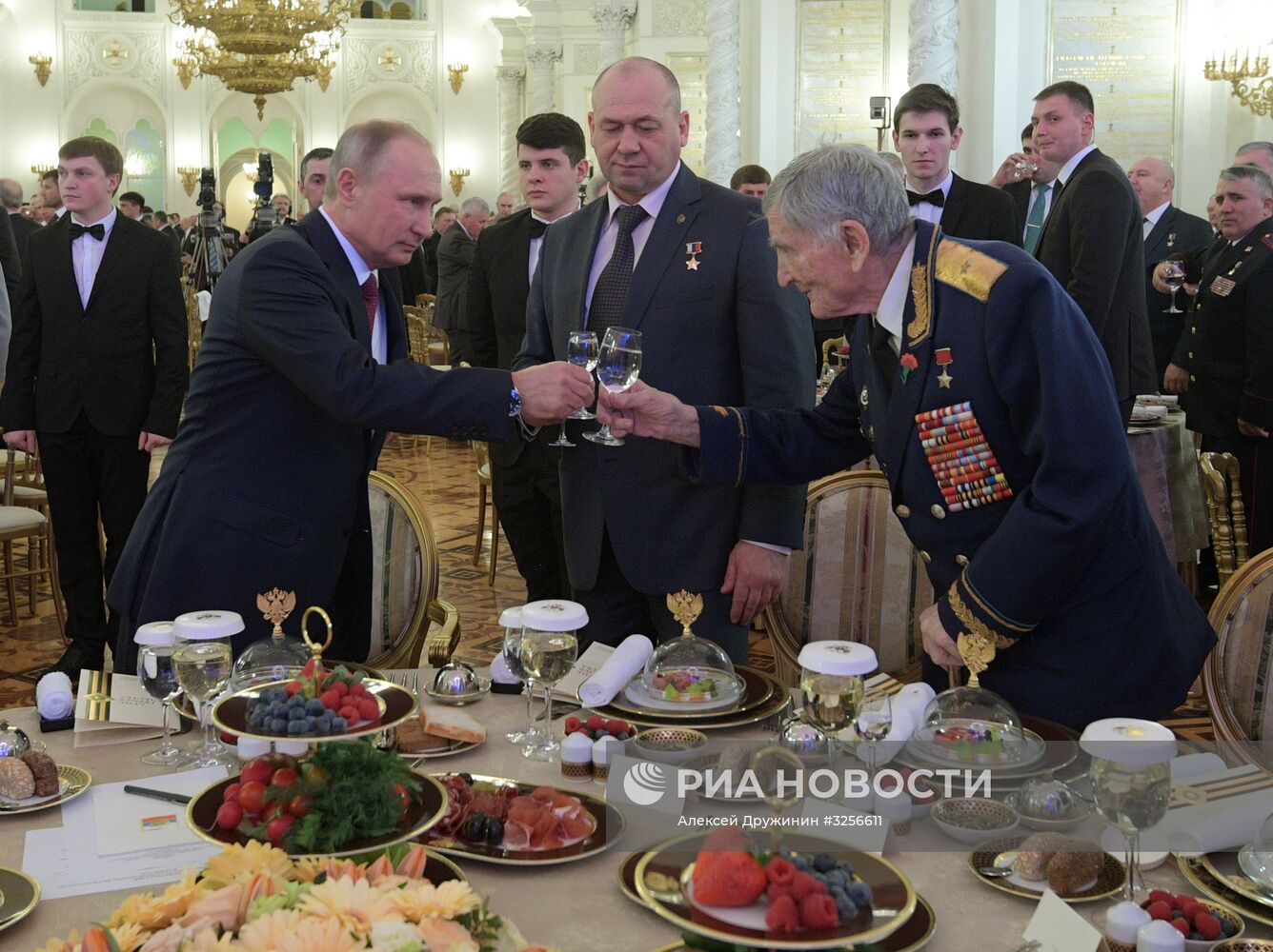 Президент РФ В. Путин принял участие в торжественном приёме в честь Дня Героев Отечества