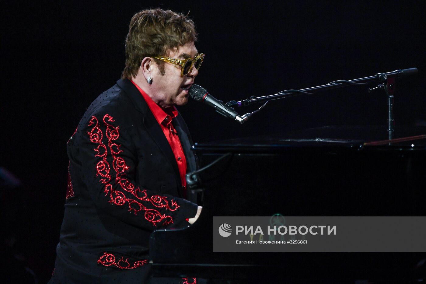 Концерт Элтона Джона в Москве