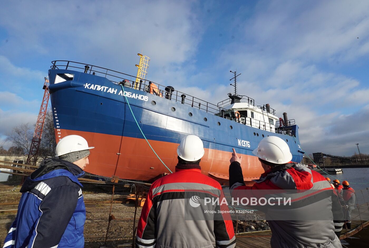 Новое рыболовецкое судно спустили на воду в Калининградской области