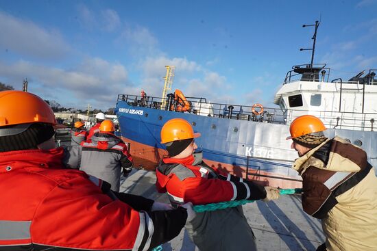 Новое рыболовецкое судно спустили на воду в Калининградской области