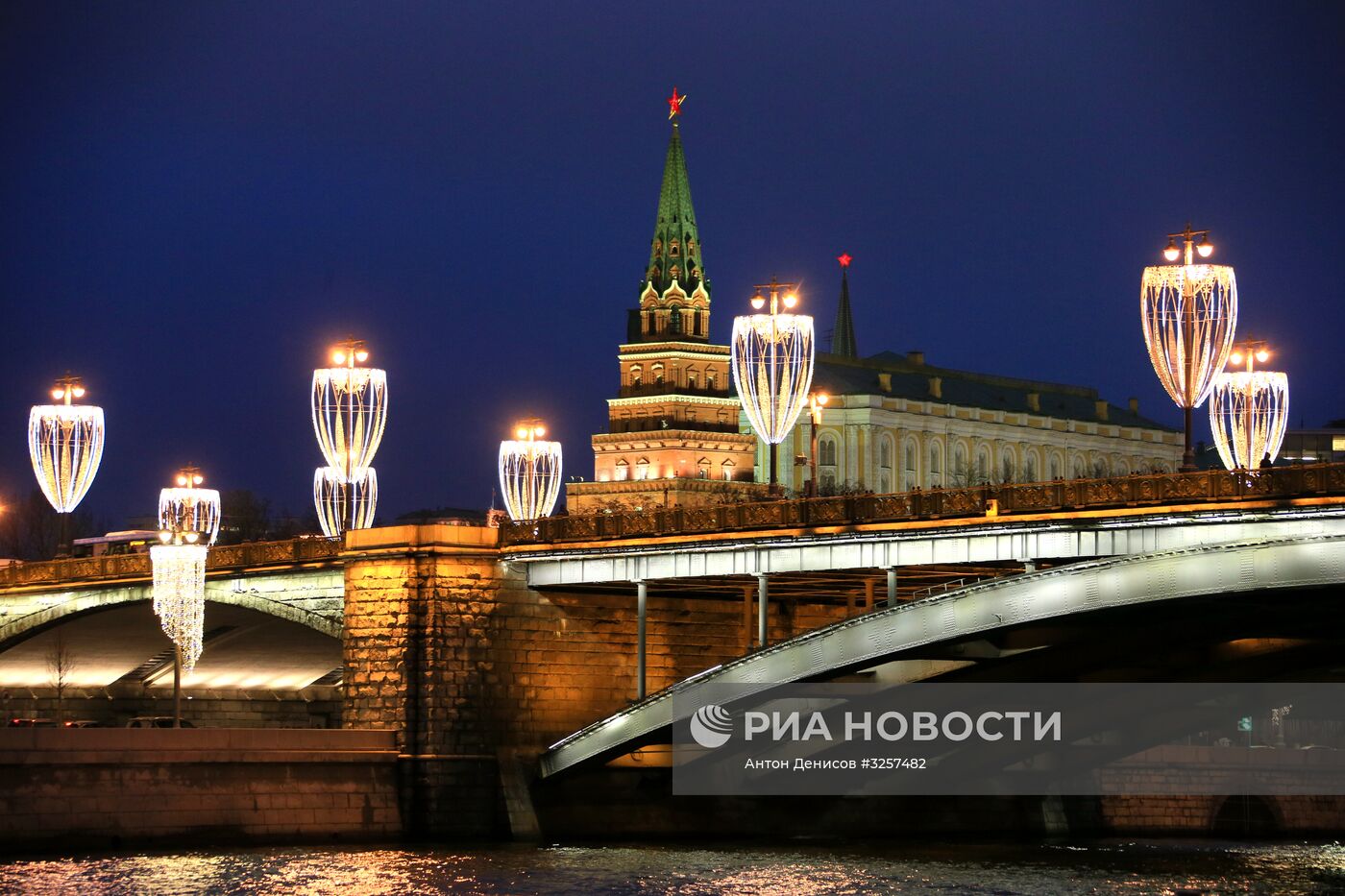 Новогодняя иллюминация в Москве