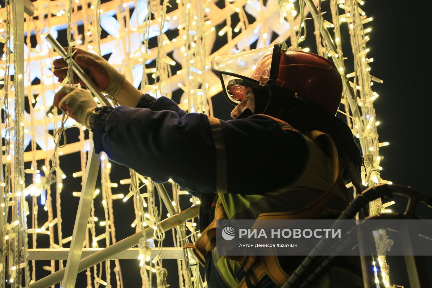 Новогодняя иллюминация в Москве