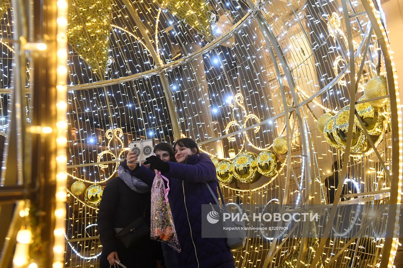 Новогодняя иллюминация в Москве