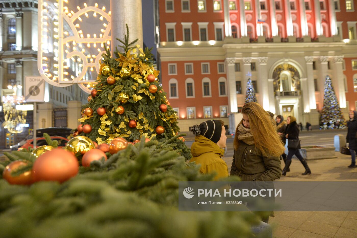 Новогодняя иллюминация в Москве
