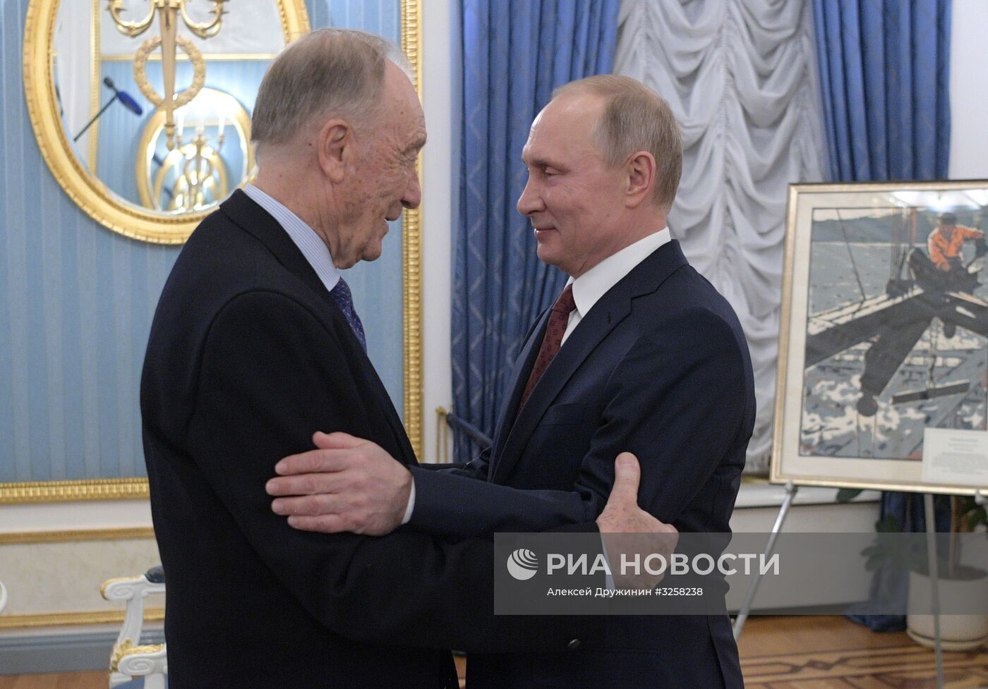 Президент РФ В. Путин поздравил композитора, народного артиста СССР Р. Щедрина с 85-летием