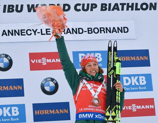 Биатлон. III этап Кубка мира. Женщины. Гонка преследования