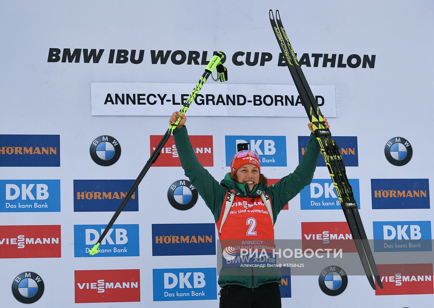 Биатлон. III этап Кубка мира. Женщины. Гонка преследования