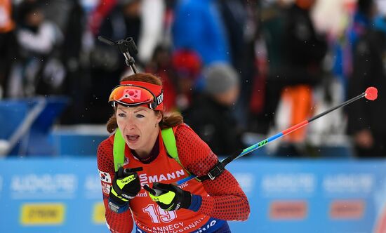 Биатлон. III этап Кубка мира. Женщины. Гонка преследования