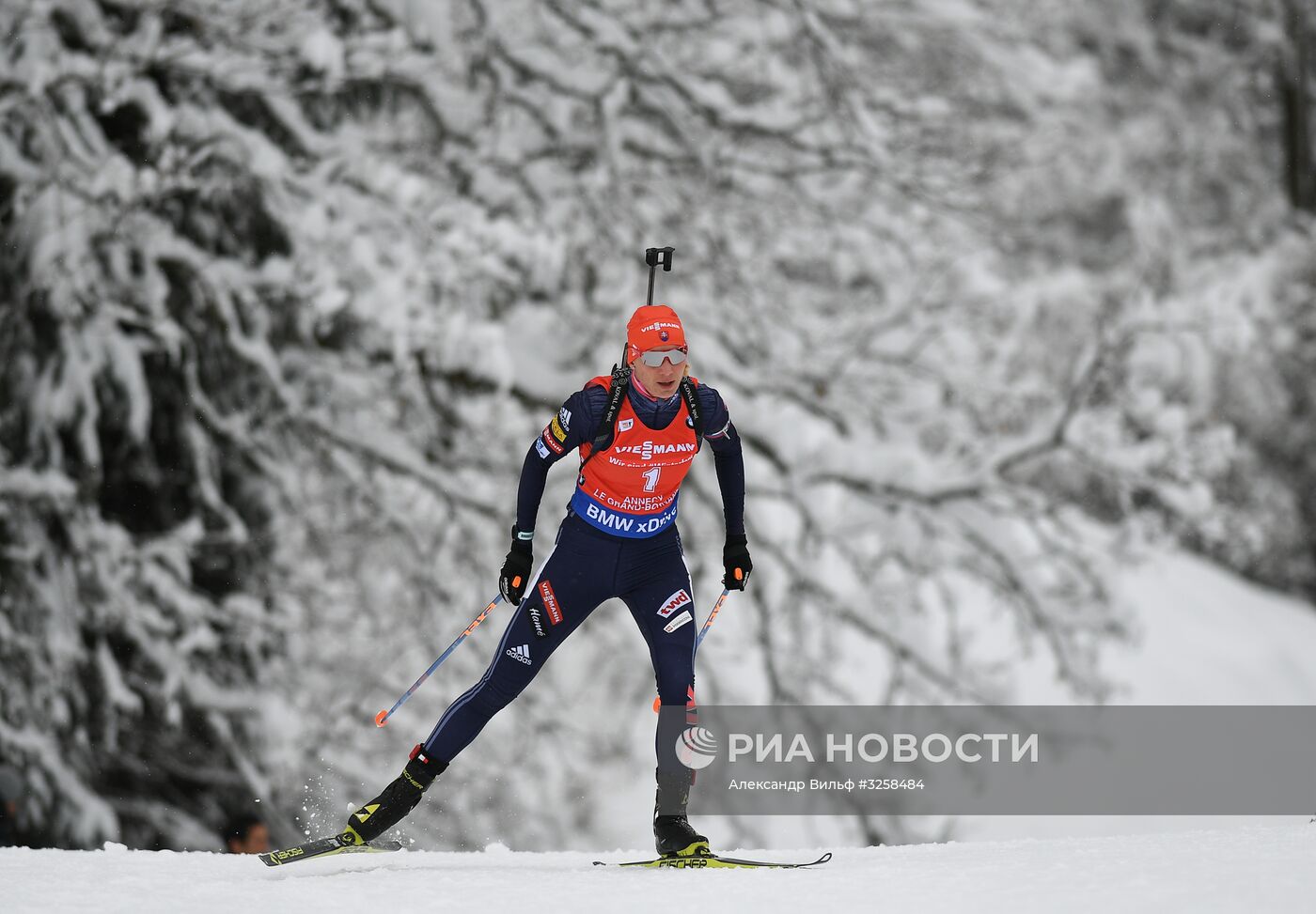 Биатлон. III этап Кубка мира. Женщины. Гонка преследования
