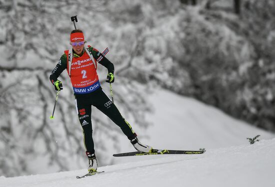 Биатлон. III этап Кубка мира. Женщины. Гонка преследования