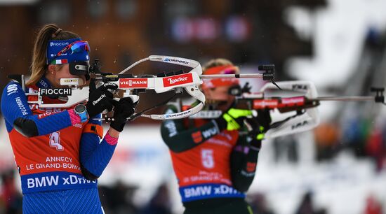 Биатлон. III этап Кубка мира. Женщины. Гонка преследования