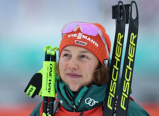 Биатлон. III этап Кубка мира. Женщины. Гонка преследования