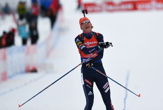 Биатлон. III этап Кубка мира. Женщины. Гонка преследования