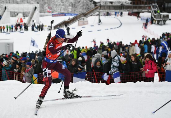 Биатлон. III этап Кубка мира. Женщины. Гонка преследования