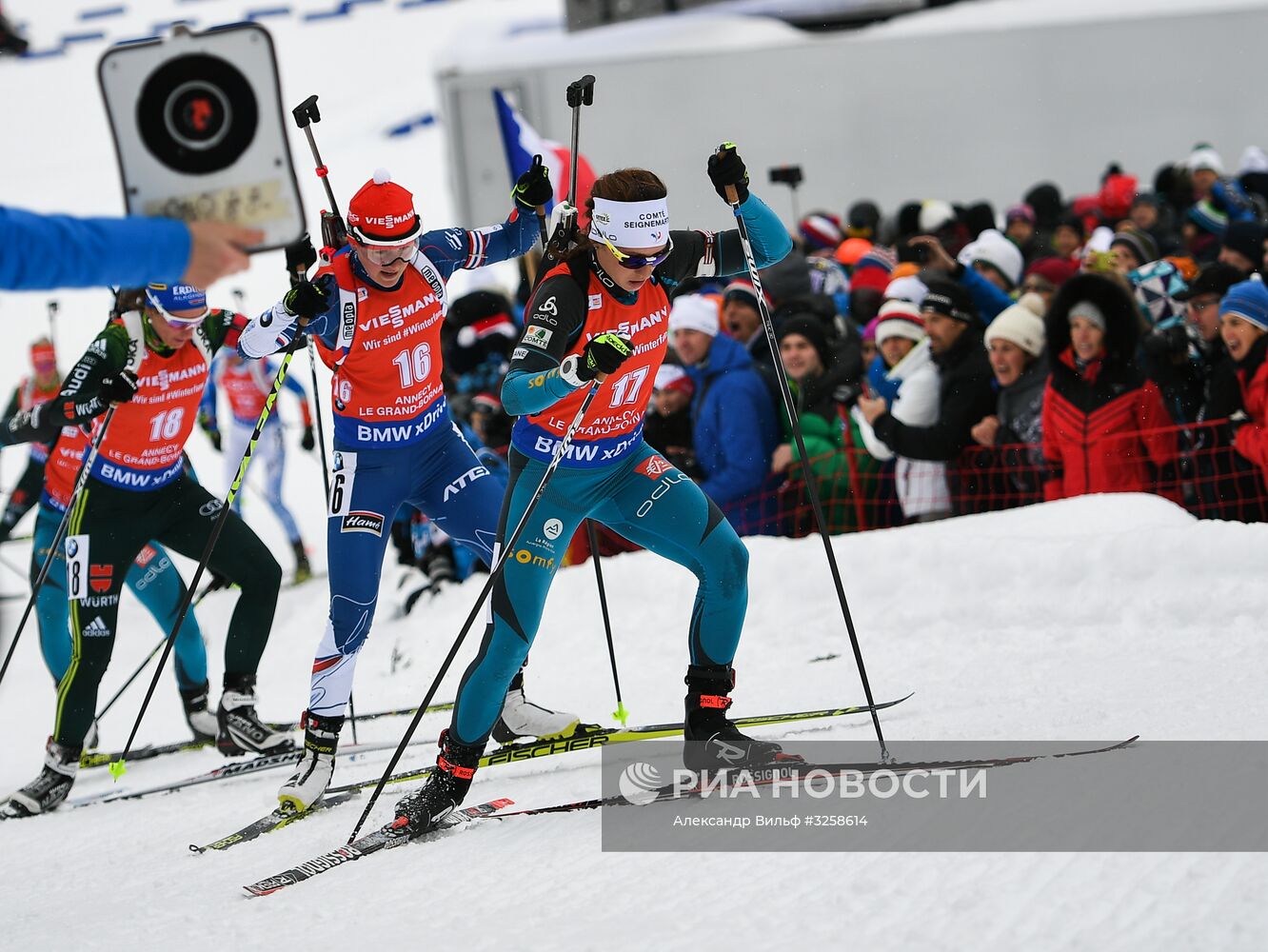Биатлон. III этап Кубка мира. Женщины. Гонка преследования