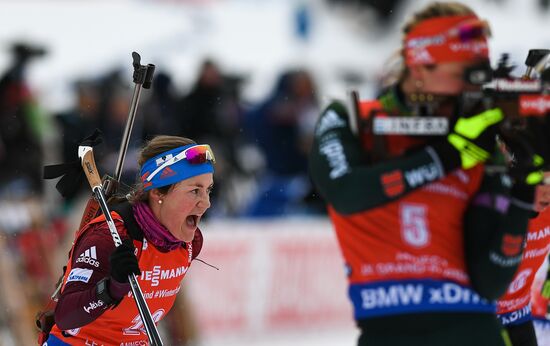 Биатлон. III этап Кубка мира. Женщины. Гонка преследования