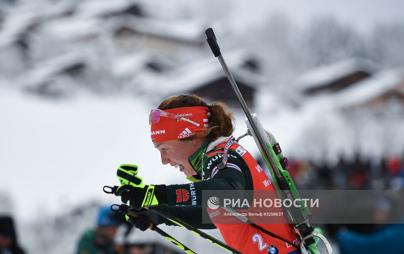 Биатлон. III этап Кубка мира. Женщины. Гонка преследования