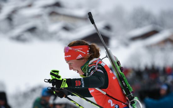 Биатлон. III этап Кубка мира. Женщины. Гонка преследования