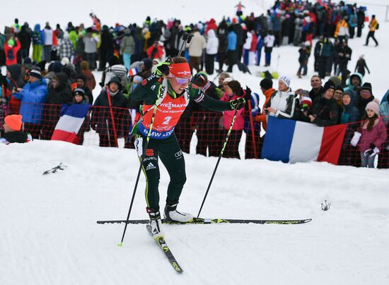 Биатлон. III этап Кубка мира. Женщины. Гонка преследования