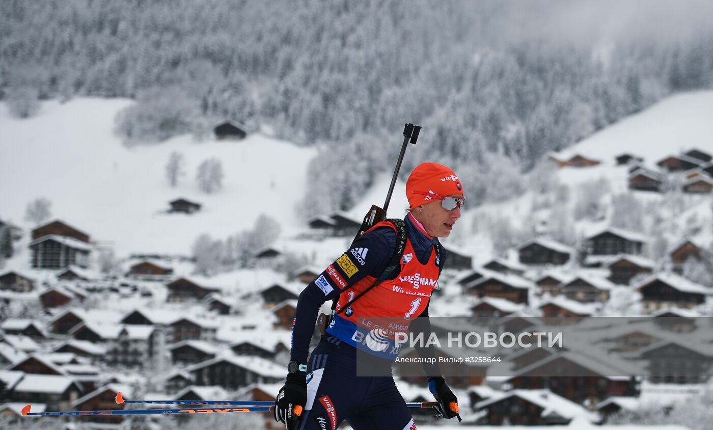Биатлон. III этап Кубка мира. Женщины. Гонка преследования