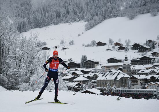 Биатлон. III этап Кубка мира. Женщины. Гонка преследования
