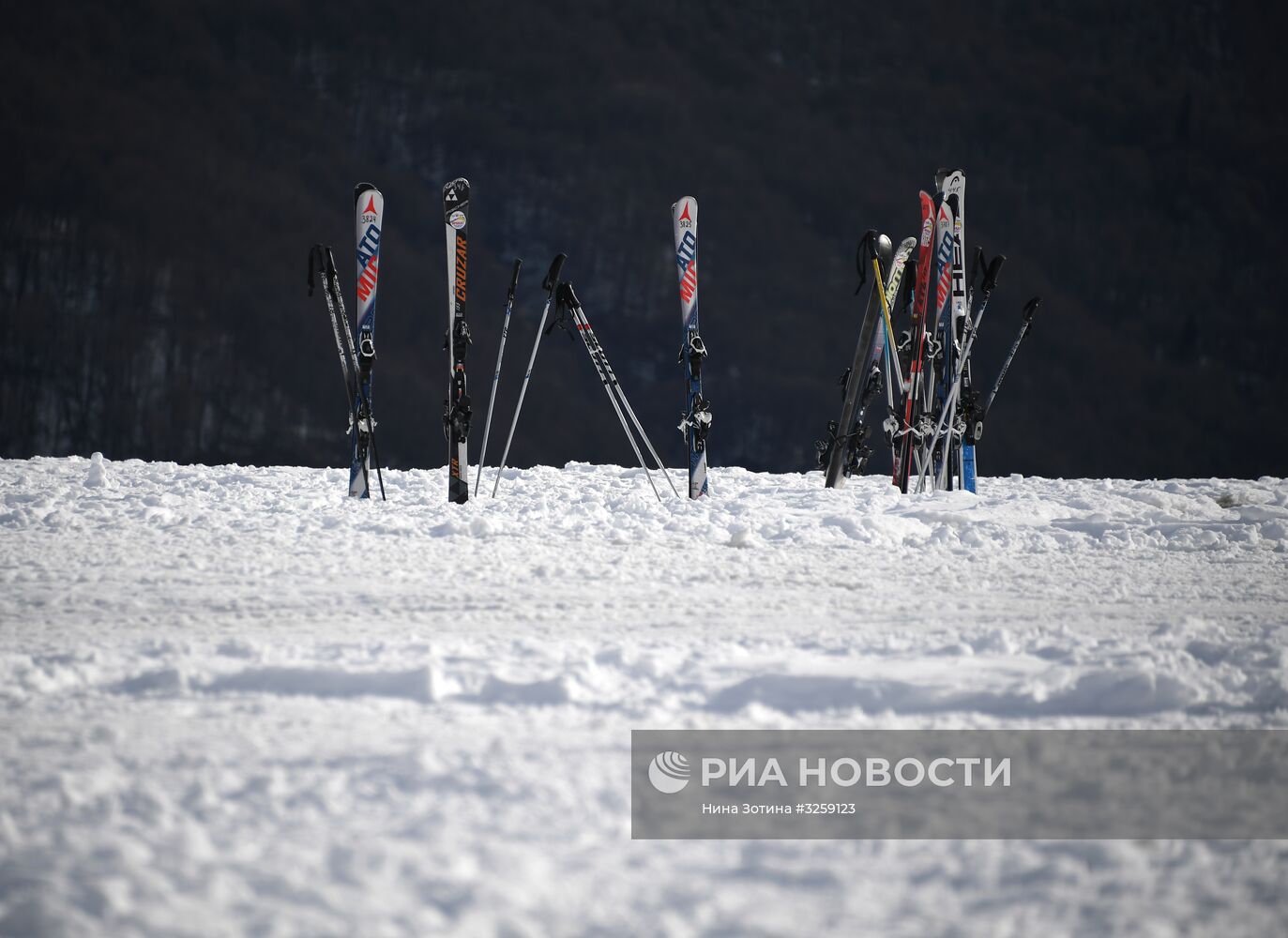 Открытие сезона на горнолыжном курорте "Роза Хутор" в Сочи