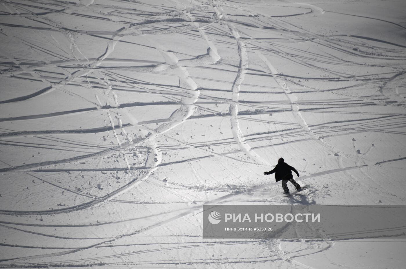 Открытие сезона на горнолыжном курорте "Роза Хутор" в Сочи