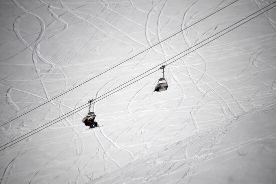 Открытие сезона на горнолыжном курорте "Роза Хутор" в Сочи