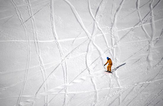 Открытие сезона на горнолыжном курорте "Роза Хутор" в Сочи