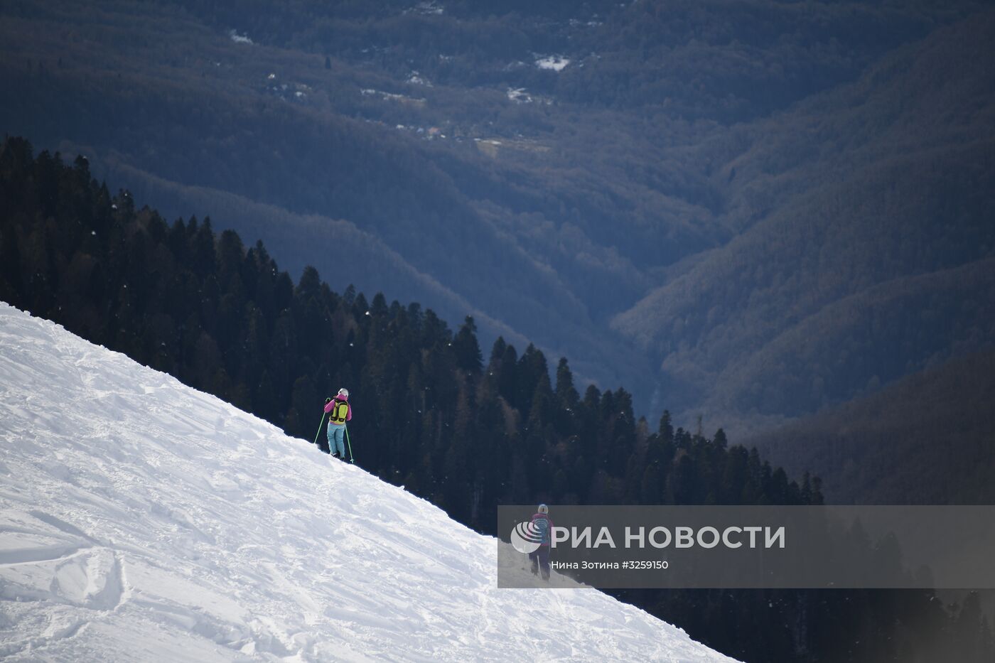 Открытие сезона на горнолыжном курорте "Роза Хутор" в Сочи