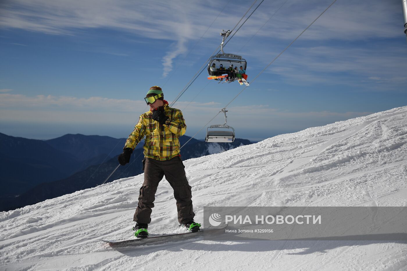 Открытие сезона на горнолыжном курорте "Роза Хутор" в Сочи