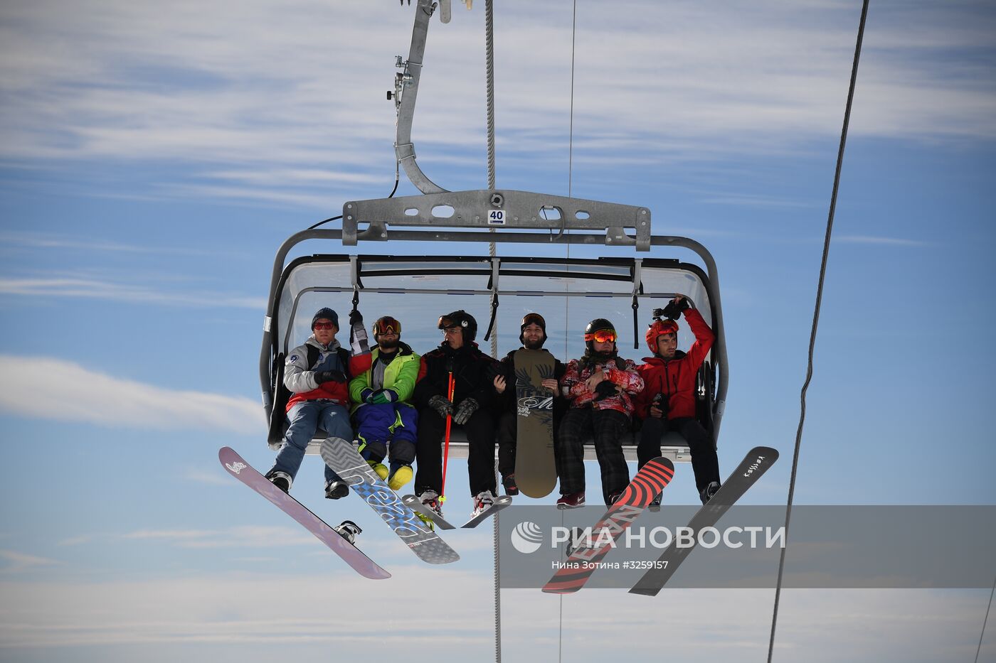 Открытие сезона на горнолыжном курорте "Роза Хутор" в Сочи