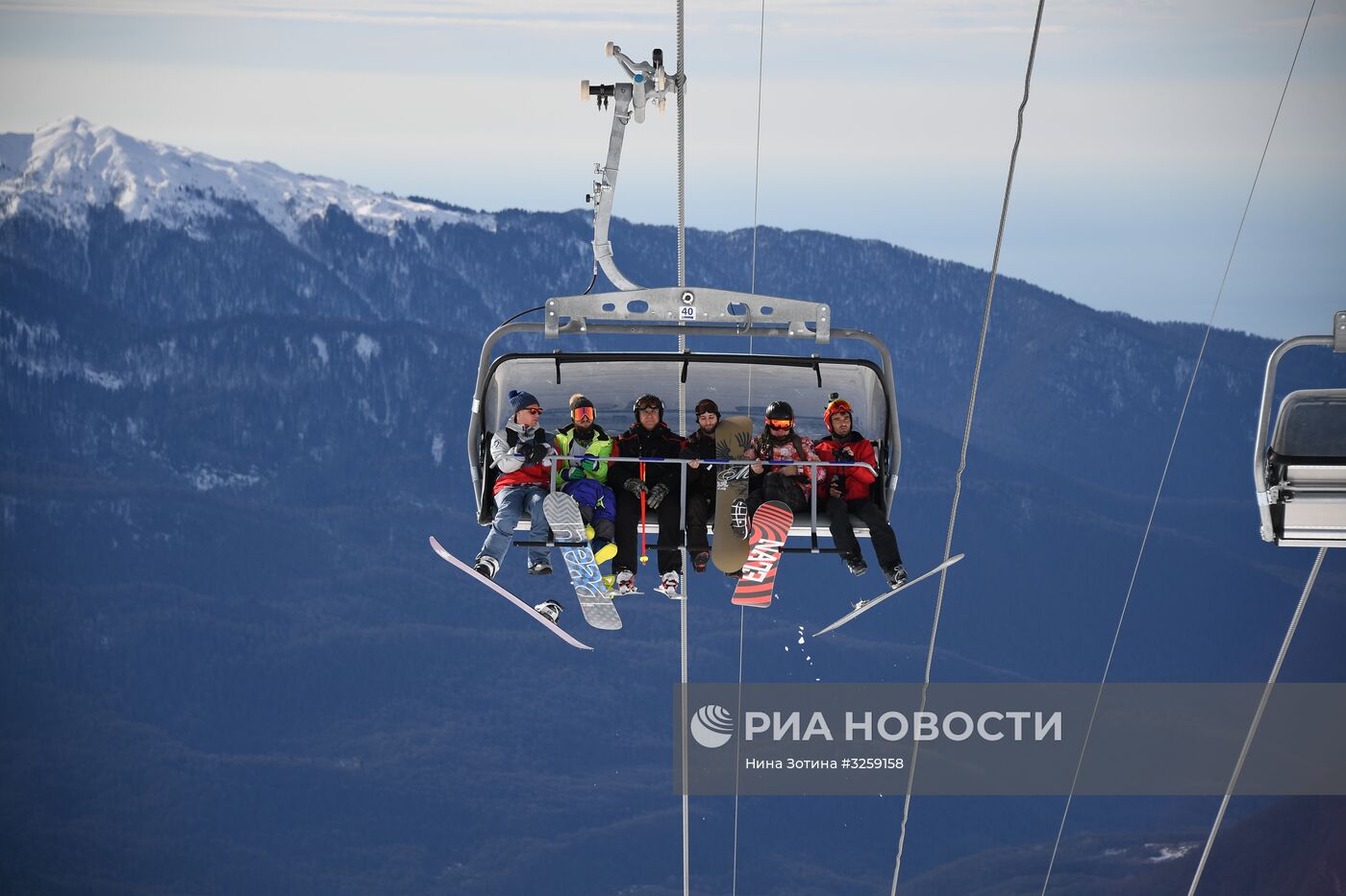 Открытие сезона на горнолыжном курорте "Роза Хутор" в Сочи