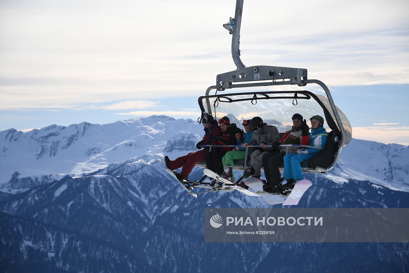 Открытие сезона на горнолыжном курорте "Роза Хутор" в Сочи