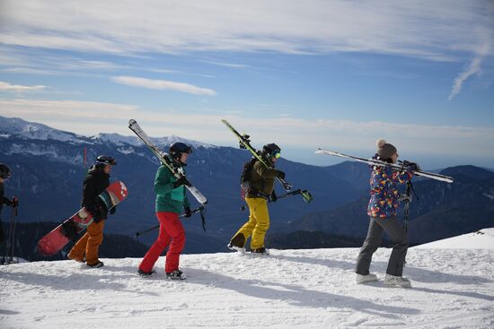 Открытие сезона на горнолыжном курорте "Роза Хутор" в Сочи