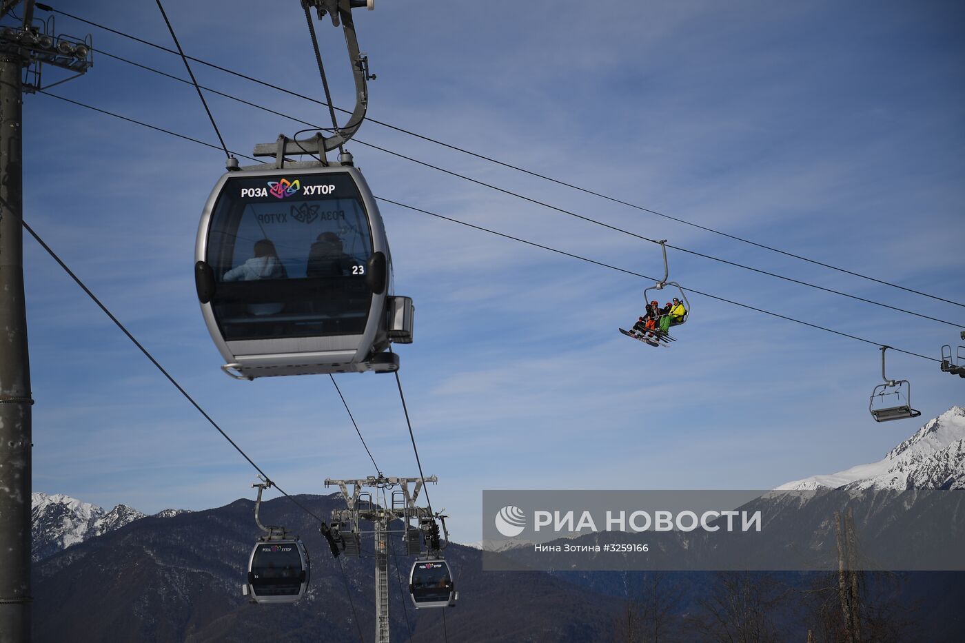 Открытие сезона на горнолыжном курорте "Роза Хутор" в Сочи