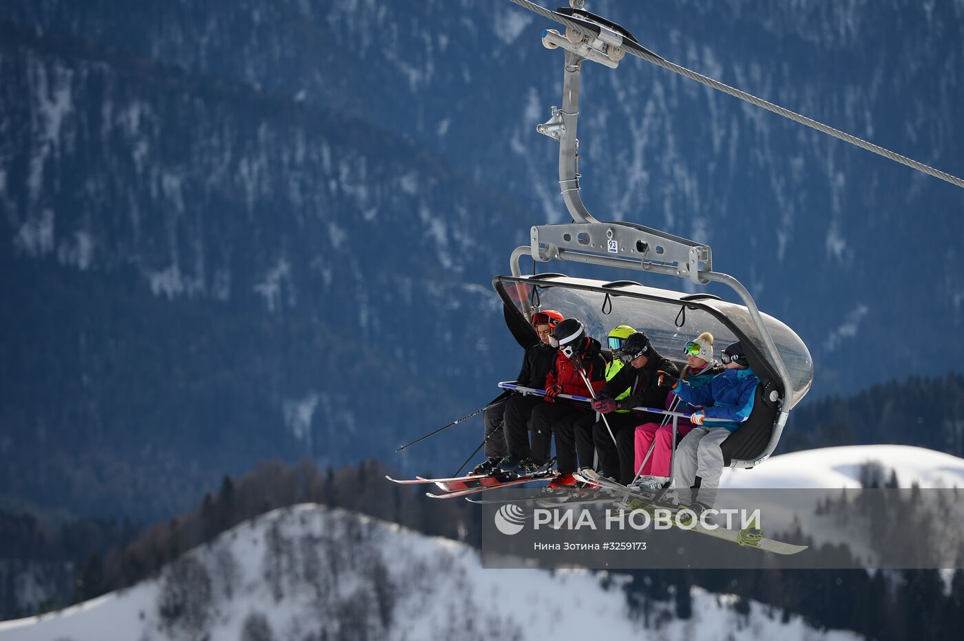 Открытие сезона на горнолыжном курорте "Роза Хутор" в Сочи