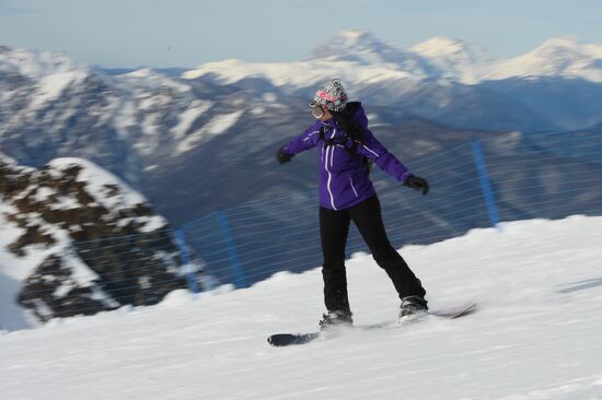 Открытие сезона на горнолыжном курорте "Роза Хутор" в Сочи