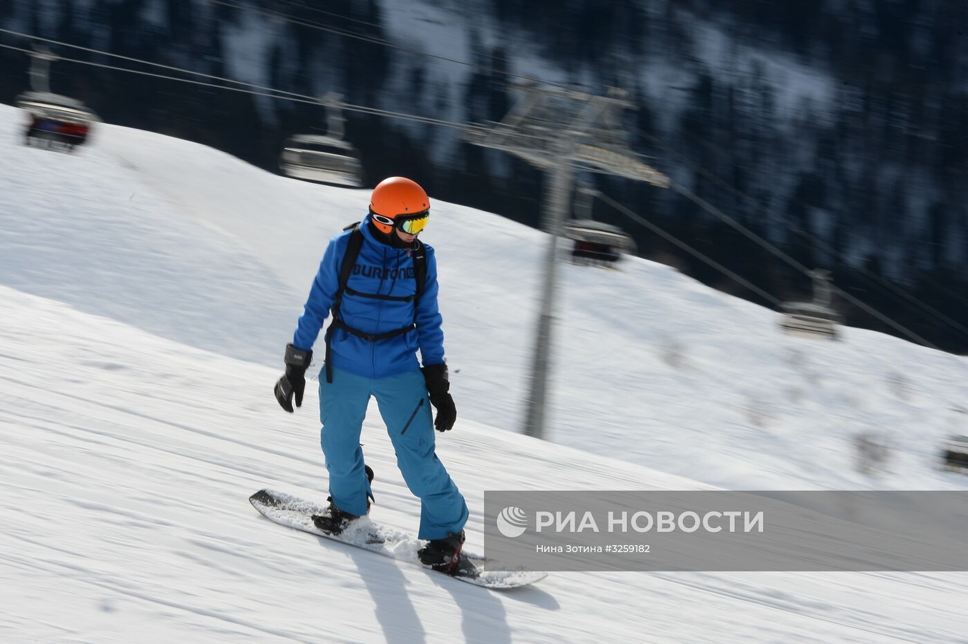 Открытие сезона на горнолыжном курорте "Роза Хутор" в Сочи