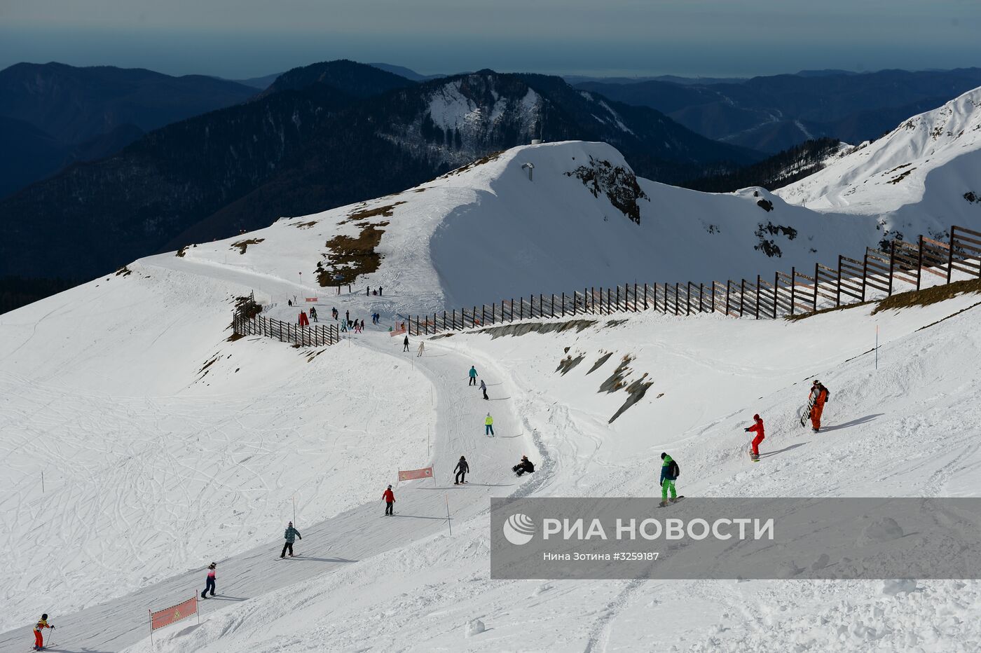 Открытие сезона на горнолыжном курорте "Роза Хутор" в Сочи