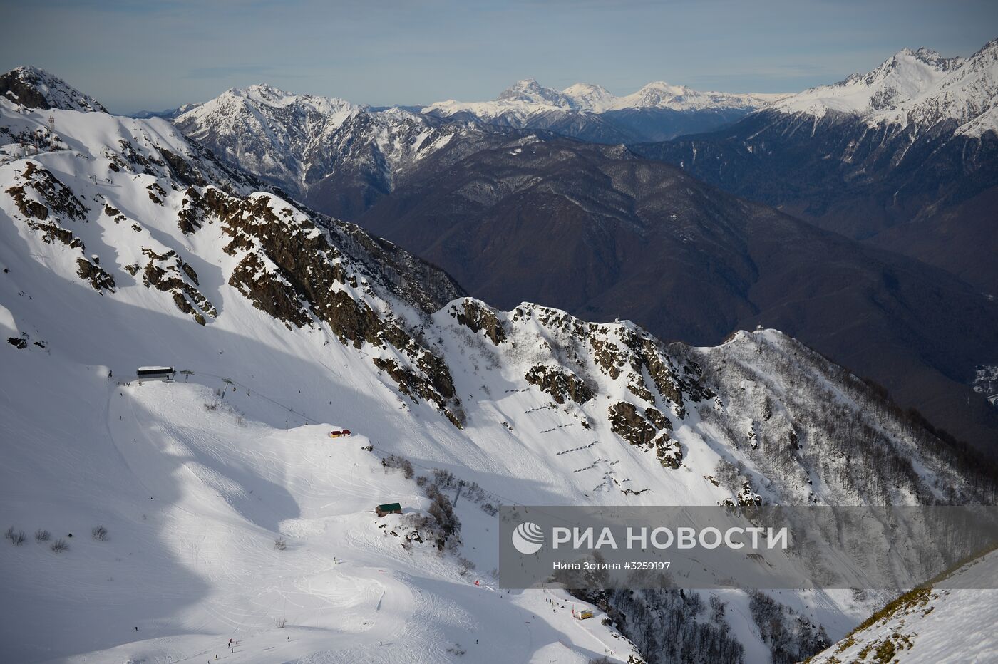 Открытие сезона на горнолыжном курорте "Роза Хутор" в Сочи