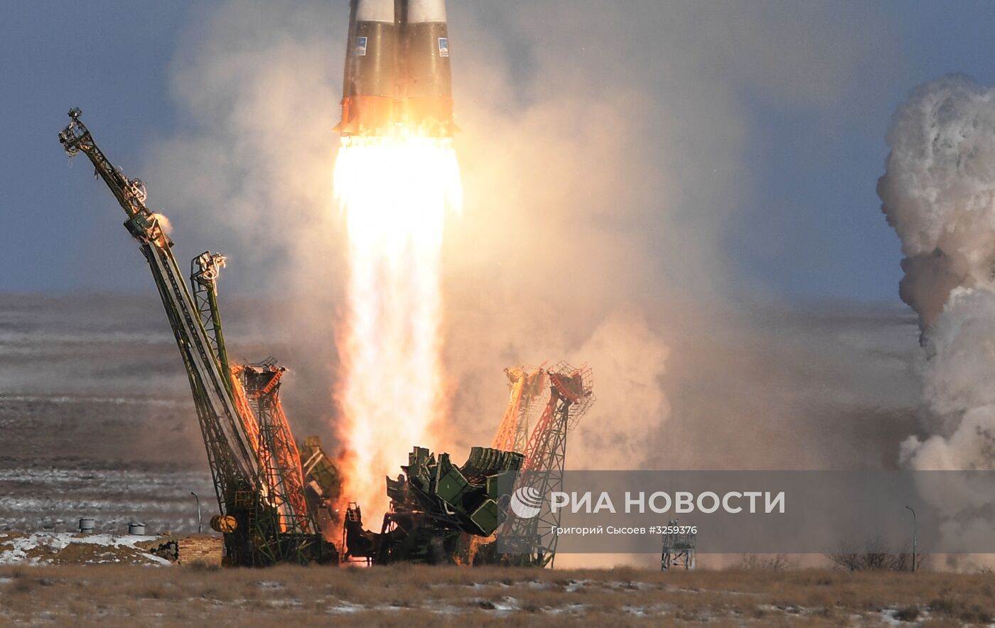 Пуск ракеты-носителя "Союз-ФГ" с ТПК "Союз МС-07" с космодрома "Байконур"