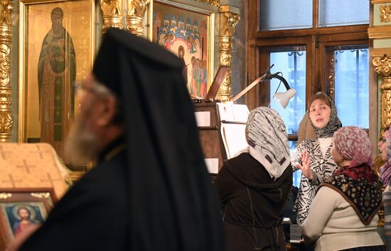 Божественная литургия в день памяти святителя Николая Чудотворца в церкви Николы в Котельниках