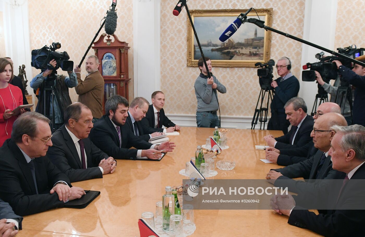 Встреча главы МИД РФ С. Лаврова с советником президента Палестины Н. Шаасом