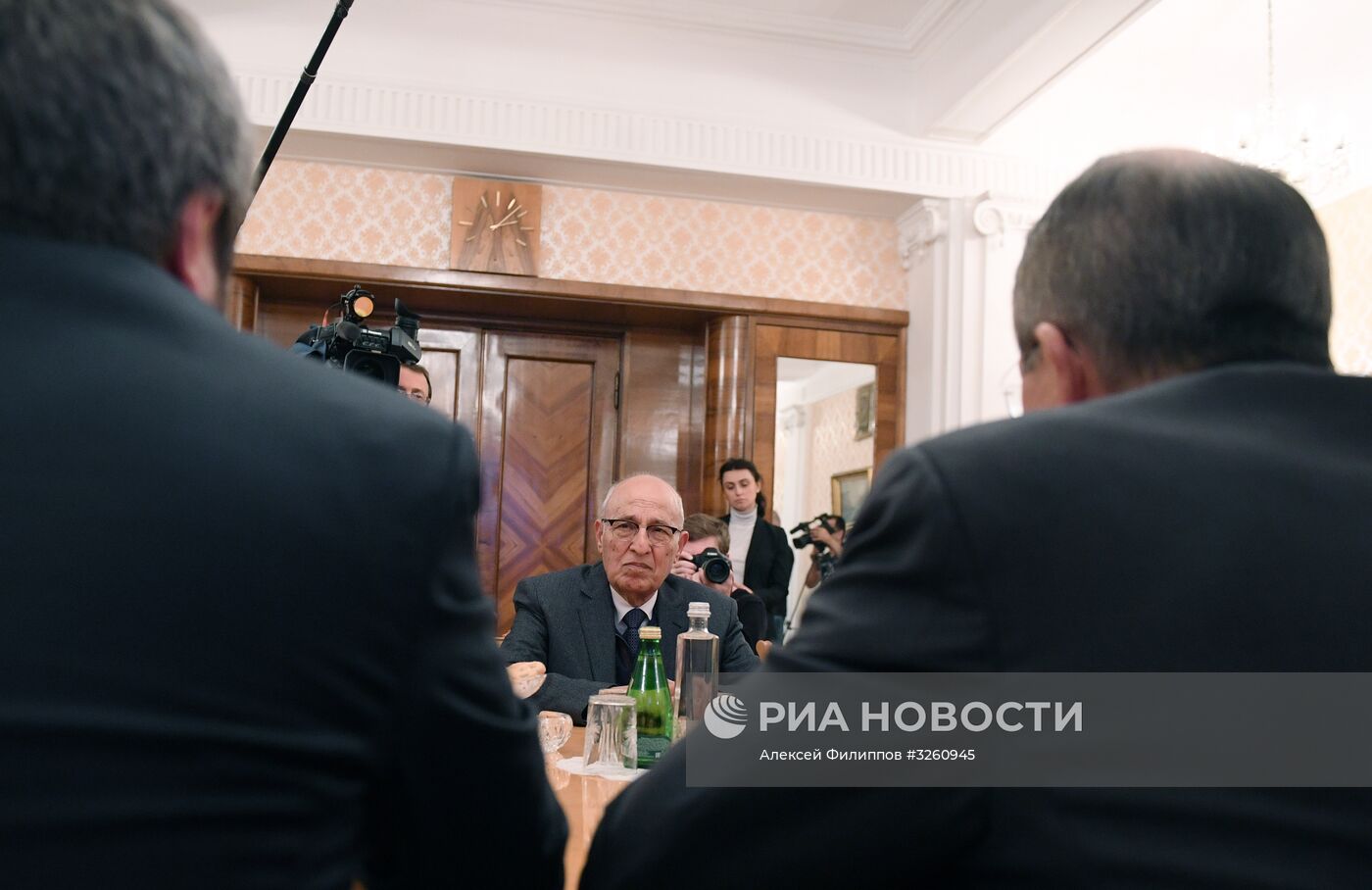 Встреча главы МИД РФ С. Лаврова с советником президента Палестины Н. Шаасом