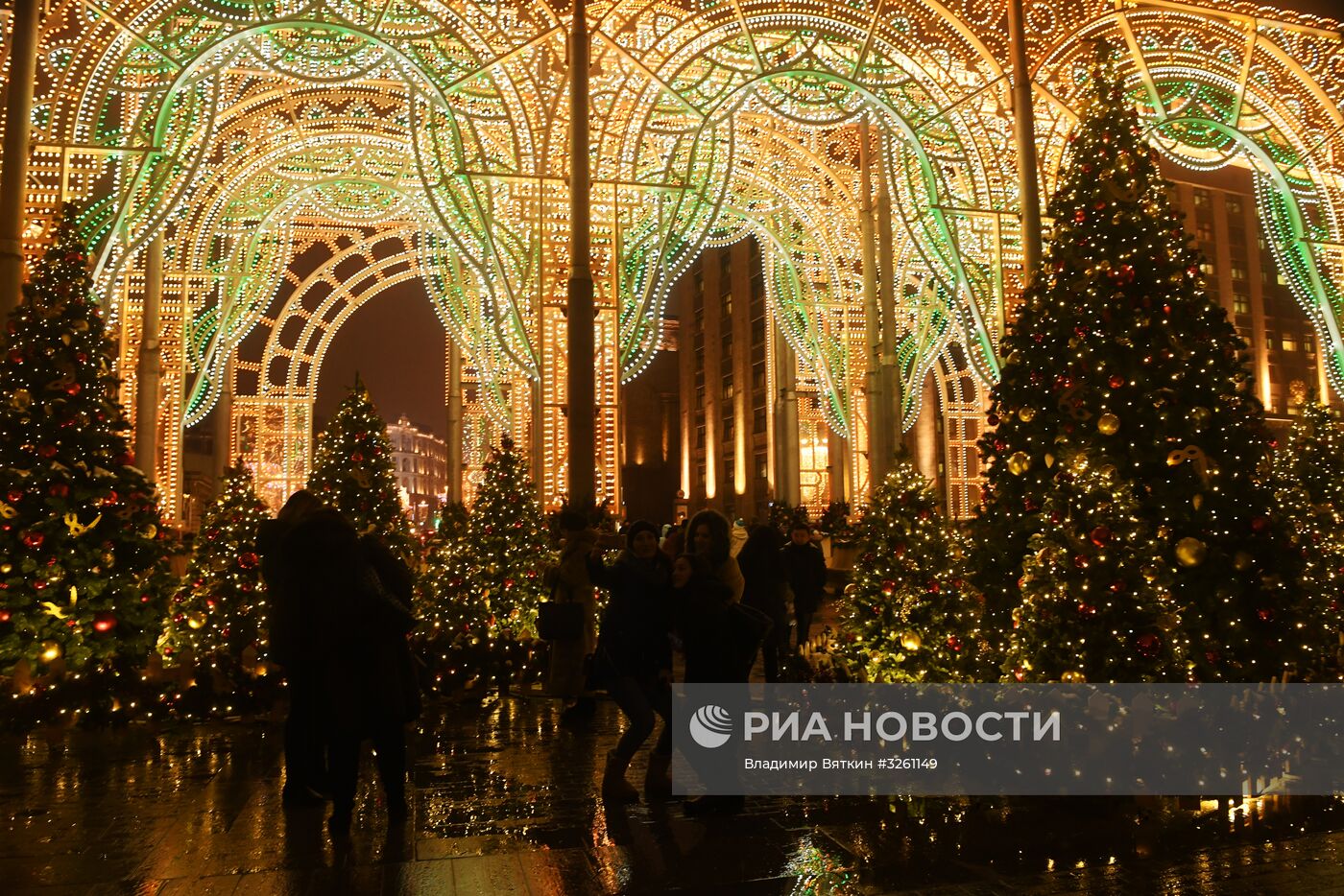 Новогодняя иллюминация в Москве