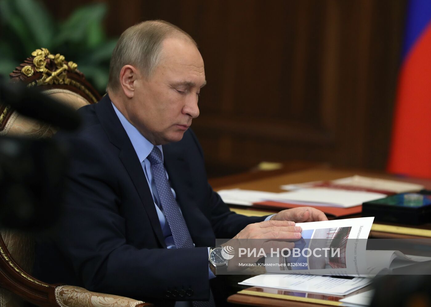 Рабочая встреча президента РФ В. Путина с главой Татарстана Р. Миннихановым