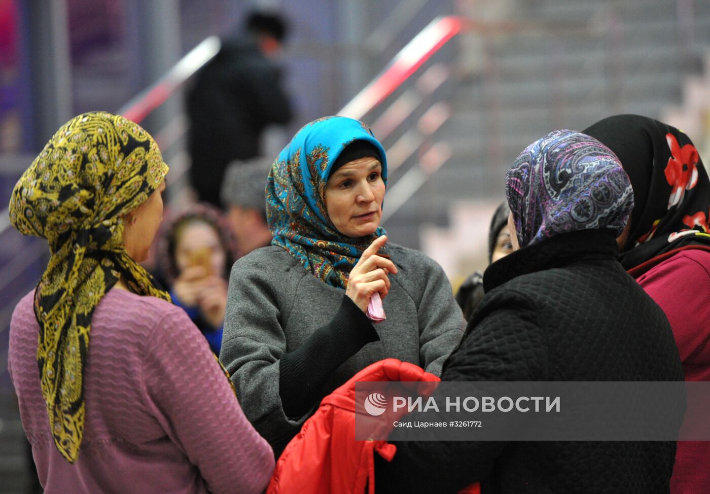 Спасенную в Ираке девочку из Дагестана передали родственникам в аэропорту Грозного